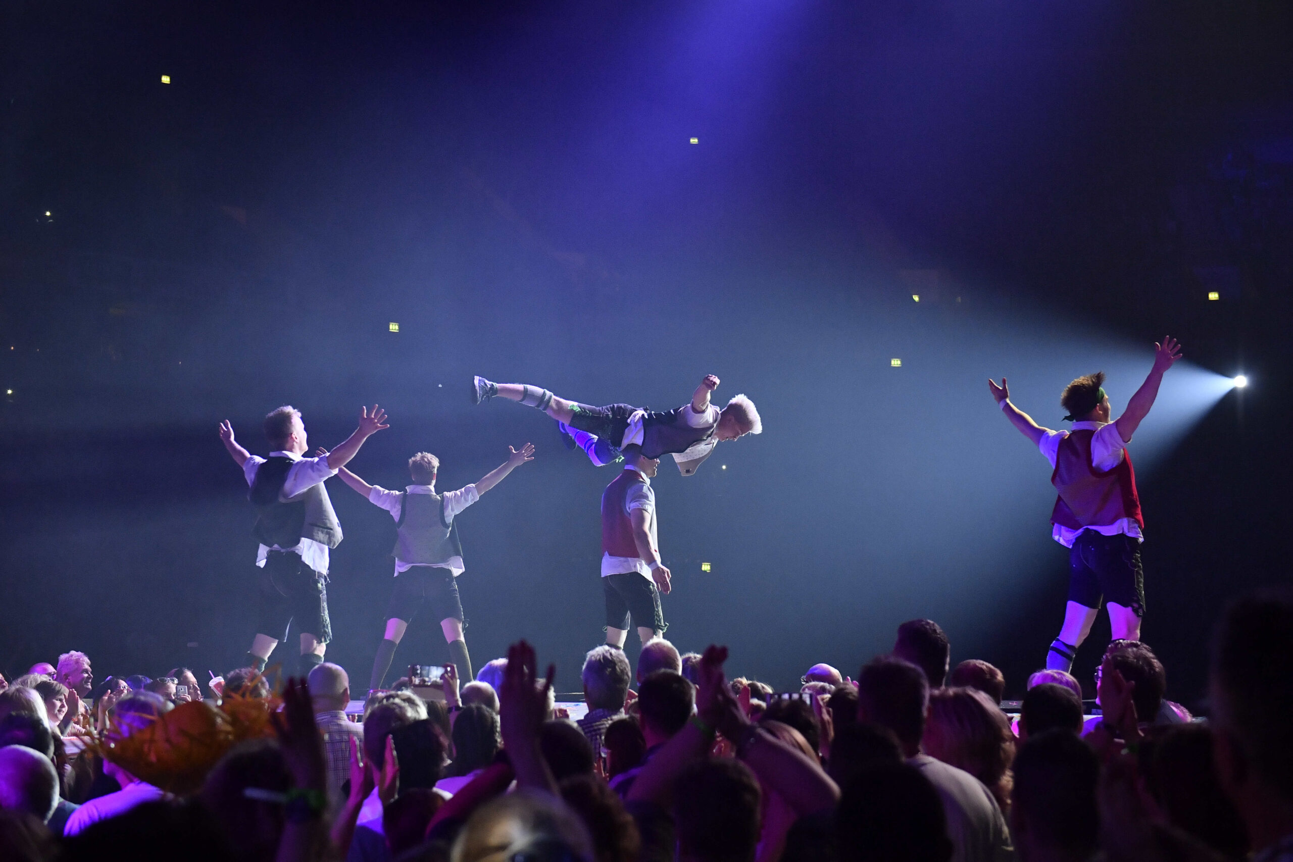 Leder Hosen Show, Breakdance Show