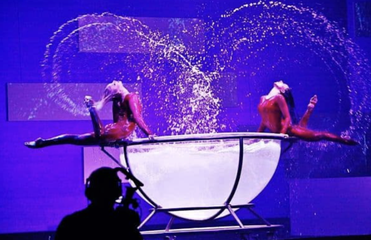 Waterbowl-Duo Show