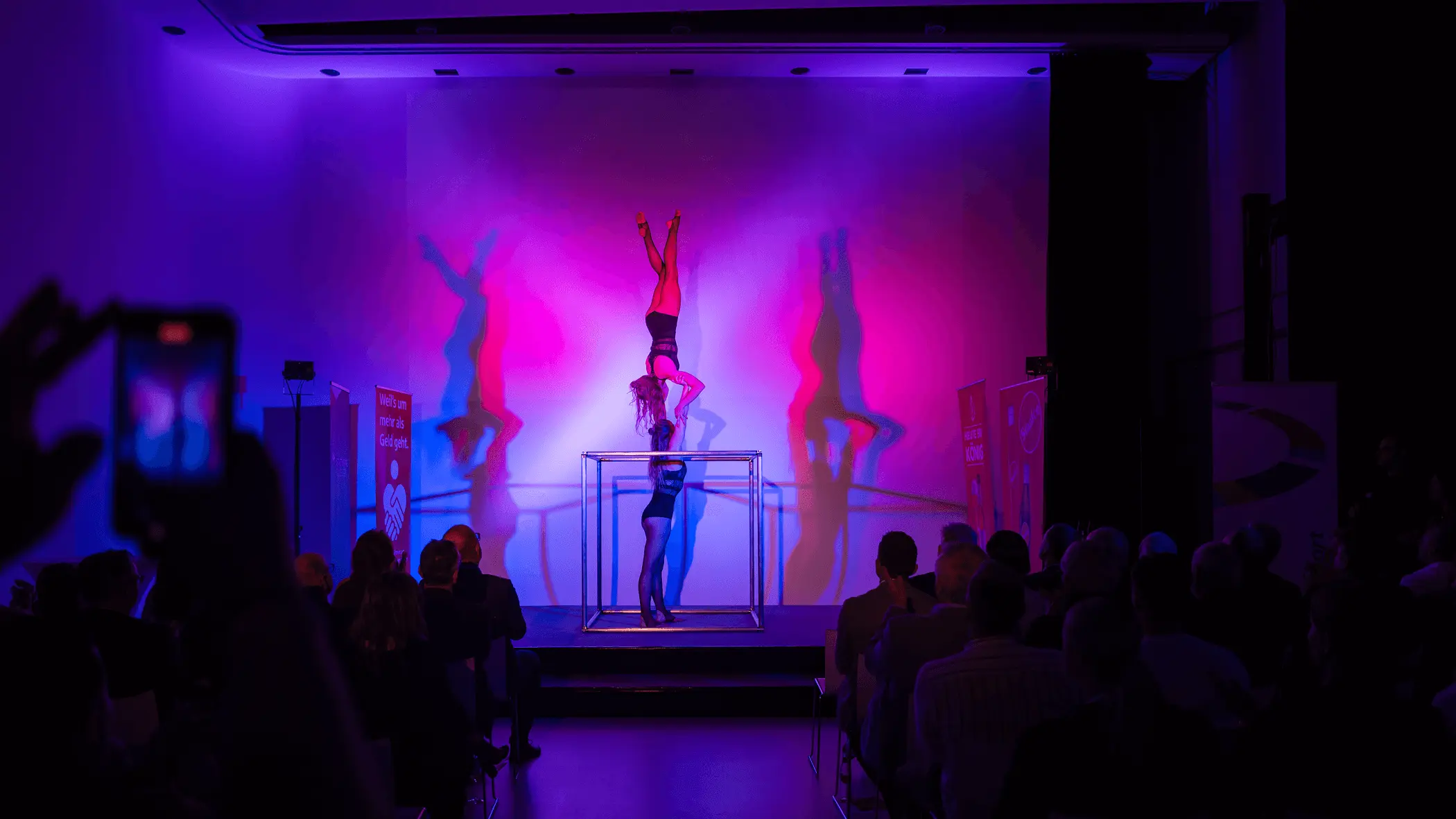 Duo Akrobatik, Cube Show