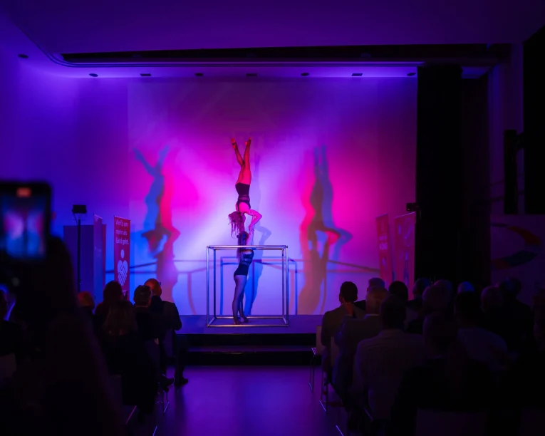 Duo Akrobatik, Cube Show