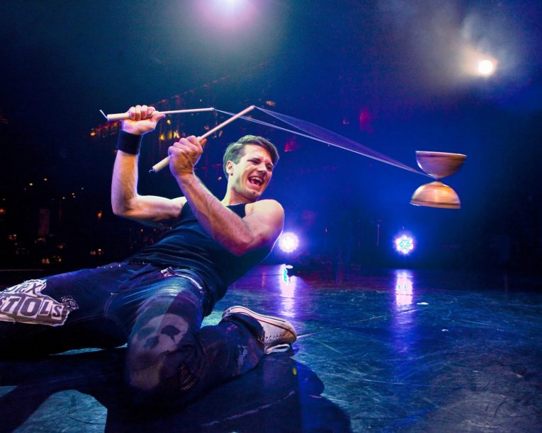 diabolo show